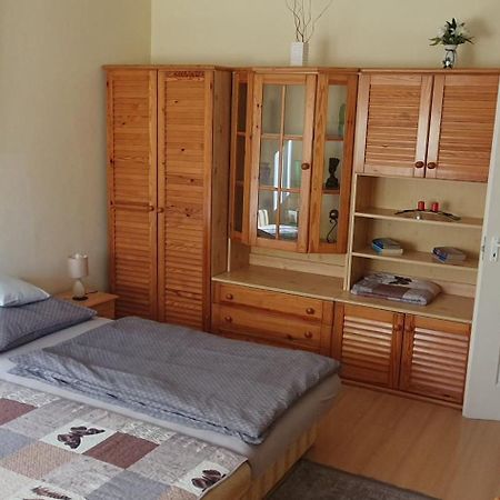 Hegyalja Apartman 佐洛埃格塞格 外观 照片